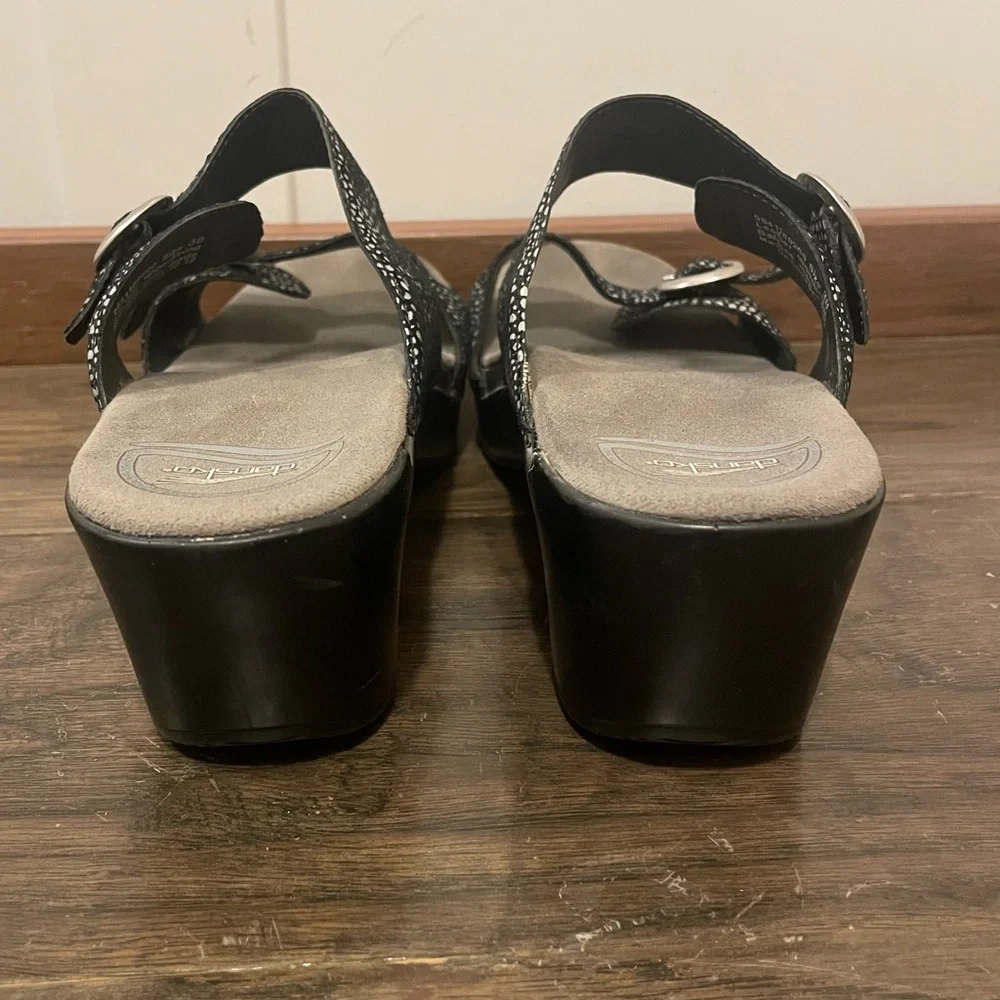 Dansko pre owned